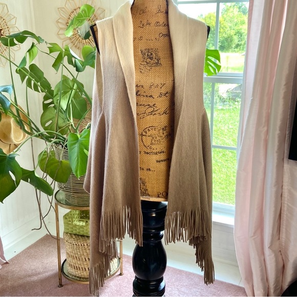 Neutral Beige Tan Fringe Poncho Open Front Shrug Ruana - Picture 1 of 4